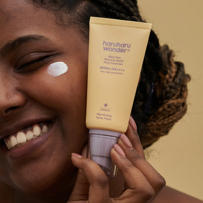 HARU HARU WONDER Black Rice  MOISTURE AIRYFIT DAILY SUNSCREEN SPF50+/PA++++ / UNSCENTED